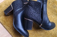 lotus ladies size 7 chelsea ankle boots .leather,block heel .6cm .ex con