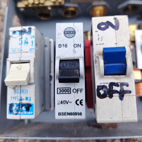 Wylex consumer unit - and, fuses