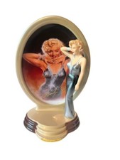 Marilyn Monroe Figurine Plate