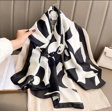Large Soft Scarf – Black &