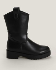 Ladies Size 7 Black Chunky