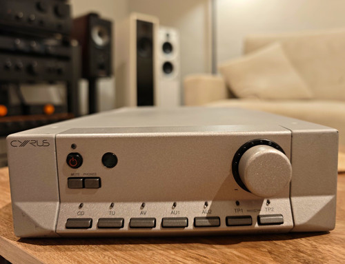 Cyrus stereo integrated - 8,