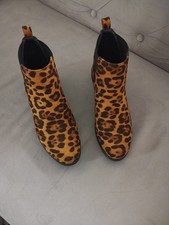 NEW  WOMENS STYLISH LEOPARD