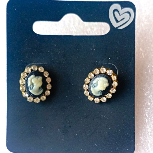 Vintage cameo black oval - vintage, stud