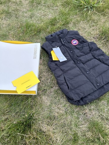 Brand new canada goose - brand, red
