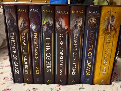 Throne glass hardback box - glass,