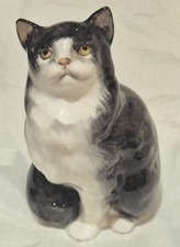 Rare vintage Royal Doulton Persian cat figurine, very good condition