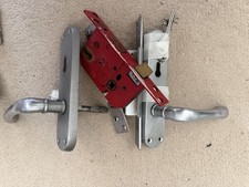 Yale Chrome  Door Lock 