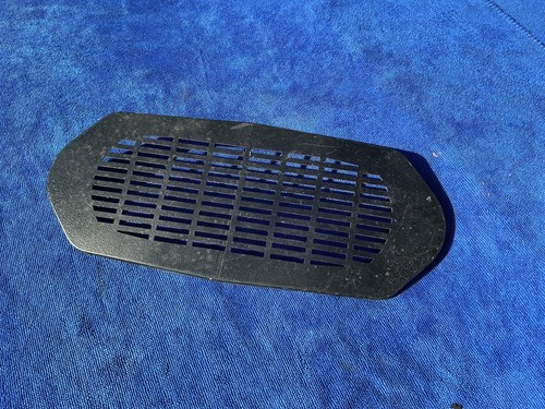 Upper speaker grille dashboard - speaker,