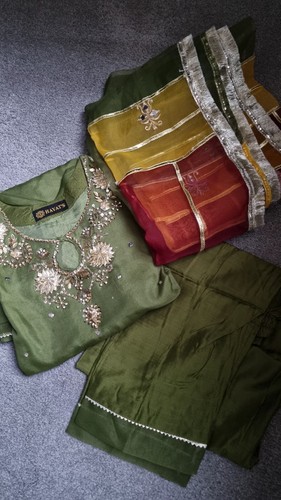 Green red and yellow - red,