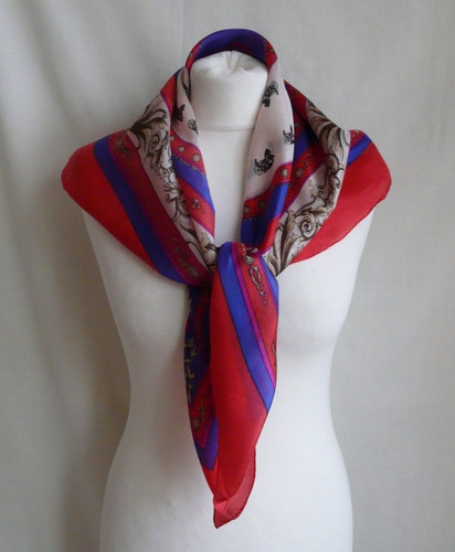 Red blue traditional print - blue,
