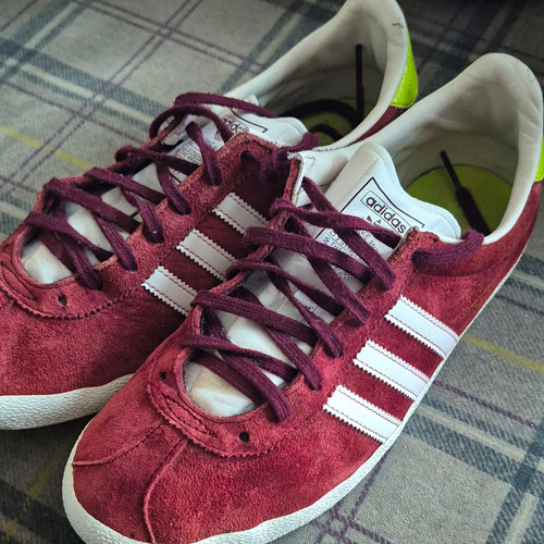 Adidas gazelle burgundy suede - burgundy,