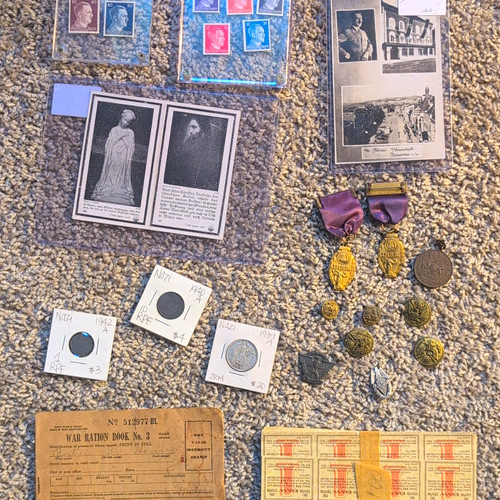 Mixed wwii memorabilia - memorabilia, lot