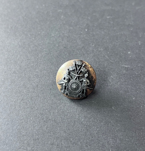 Antique livery button pitt - button,