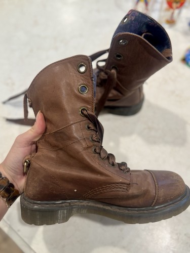 Martens women size - dr., 8.5