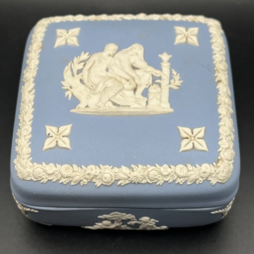 Wedgwood pale blue - wedgwood,