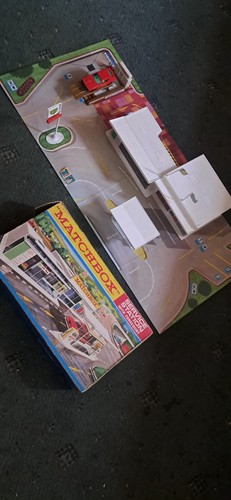 Matchbox service station boxed - matchbox,