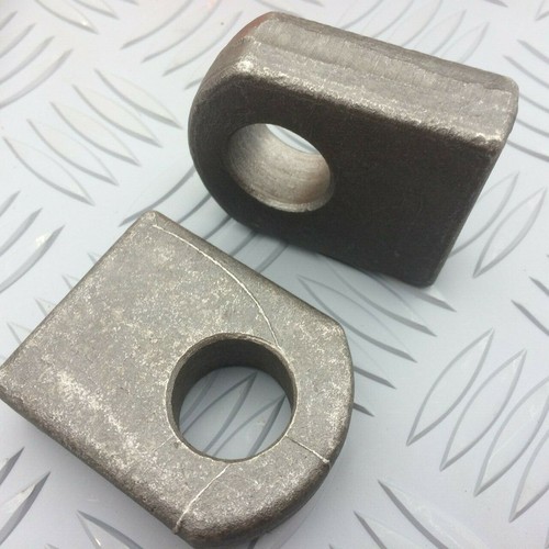 Gate hinge hanger weld - hanger, on