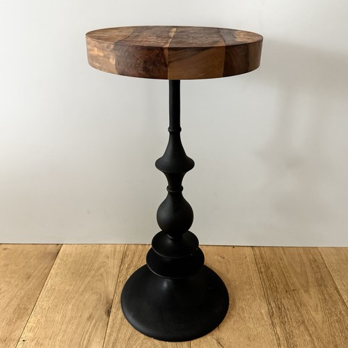 Round pedestal side table - round,