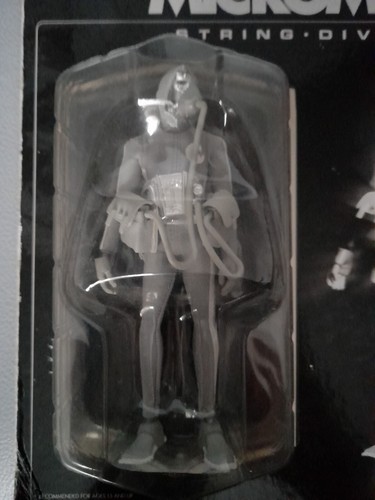 Hot threea string divers - threea,