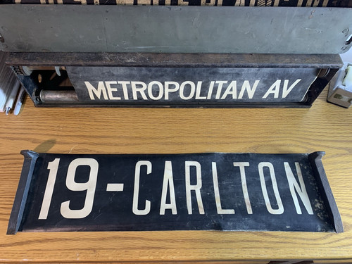 Nyc bus roll - ny, sign