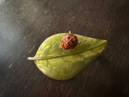Lia green enamel leaf ladybug - lia,