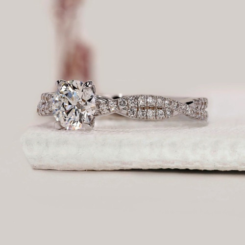 Round cut lab grown - cut, diamond