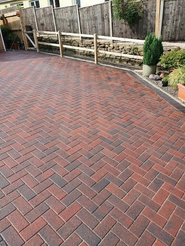 Thomson wet look driveway - thomson,