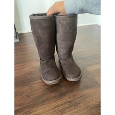 UGG Women's Brown Classic Tall