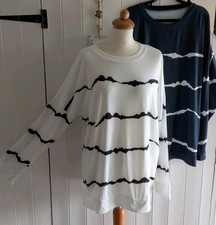 SIZE 18 / 20 / 22 WHITE & NAVY