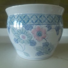 Medium sized Chinese floral
