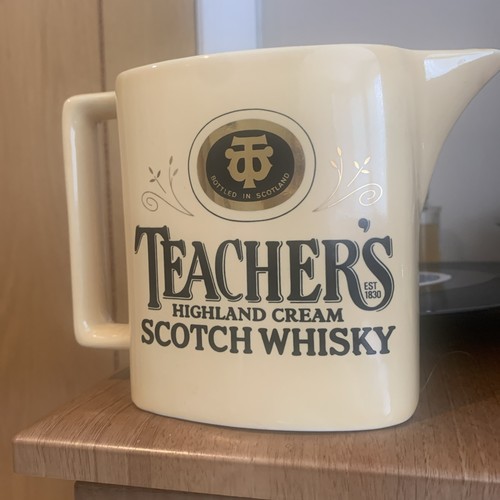 Teacher scotch whisky - teacher’s,