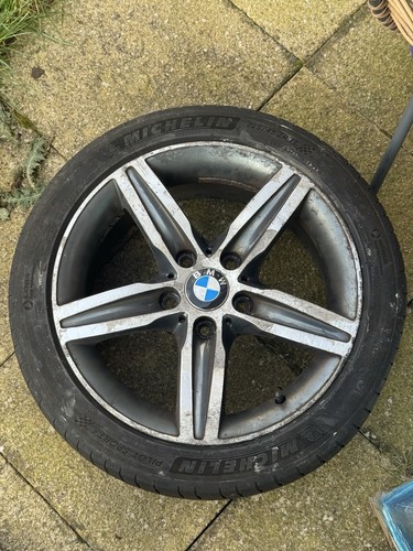 Alloy wheel - 17”,