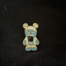 Disney Pin Badge Vinylmation Mystery Pin Collection - Park #1 - Yeti Mickey