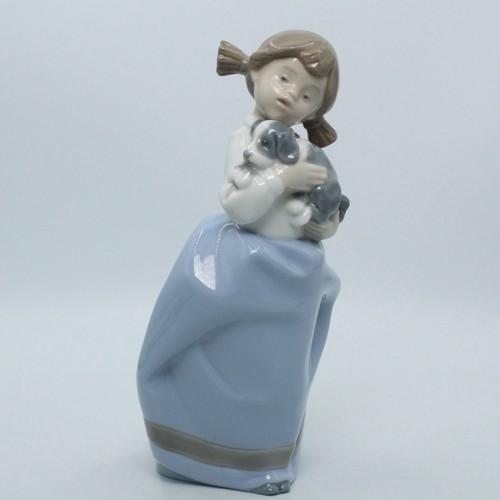 Lladro nao girl holding - girl,