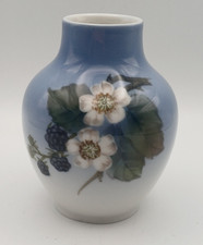 Royal Copenhagen Porcelain Blackberry Small Posy Vase 288 45-5