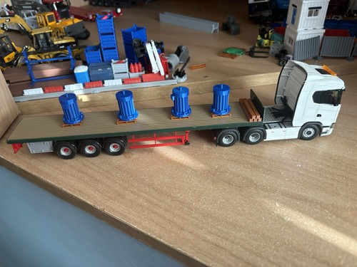 Scale construction truck - 1/50,