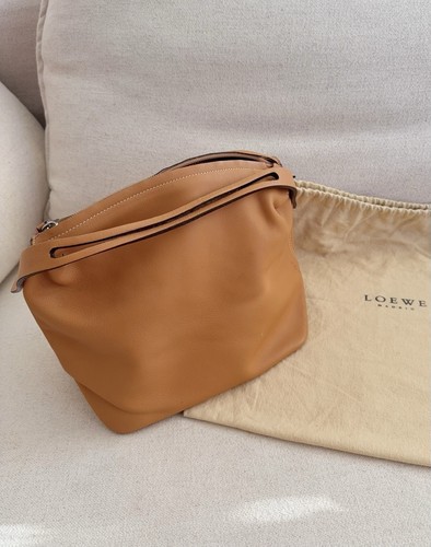 Loewe shoulder bag tan leather - tan,