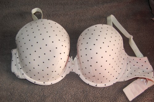 Peach with black spots moulded - peach,