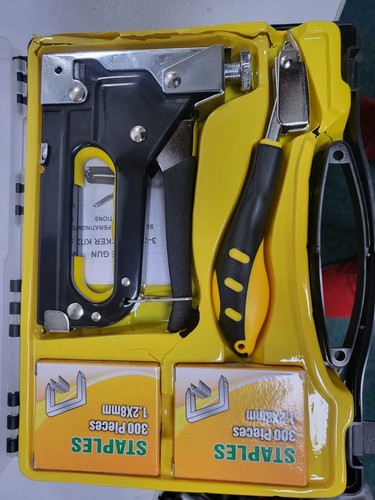Heavy duty staple - heavy, gun