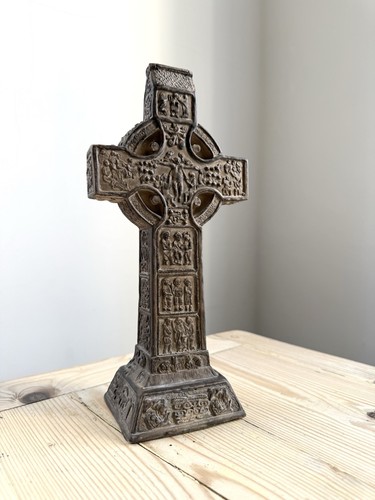 Chalkware celtic muiredach - chalkware,
