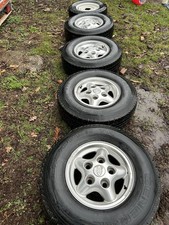 235 85 R16 Land Rover Defender