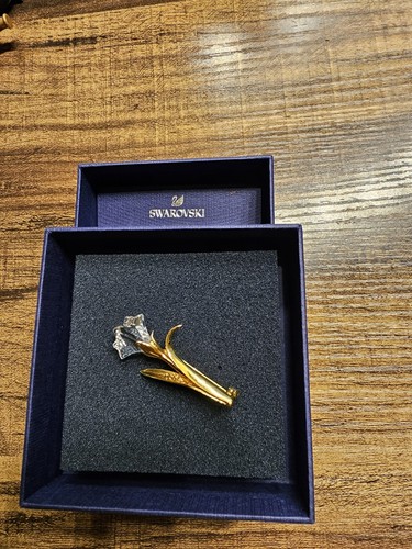 Swarovski lily pin brooch