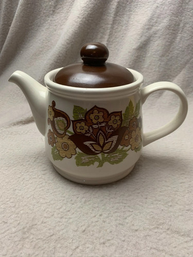 Vintage retro brown flowers