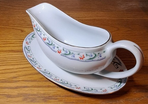 Vintage crown dynasty - crown, gravy