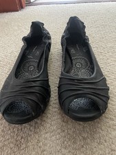 Size 5 Skechers Bikers Shoes -