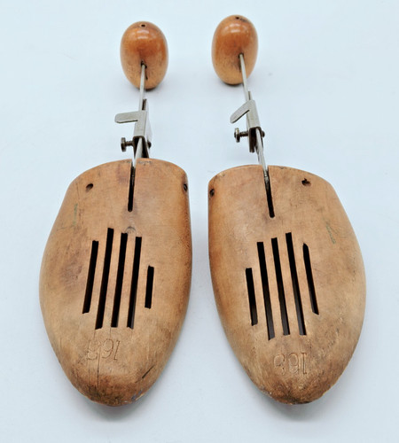 Vintage regal wooden - vintage,