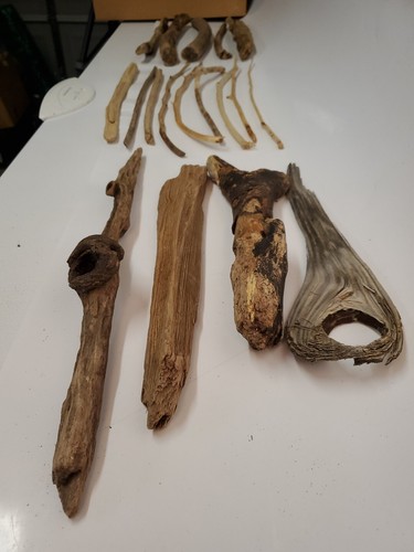 Driftwood lot 18 various - -,