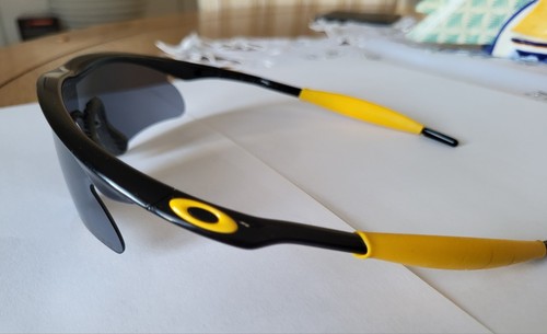 Genuine oakley frame - oakley, m