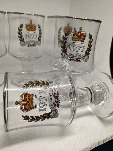 Vintage glass queen elizabeth - vintage,